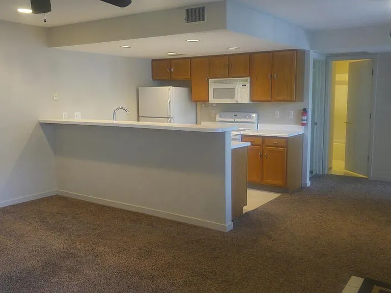 1225 W Prospect Rd #W90 — Photo 2