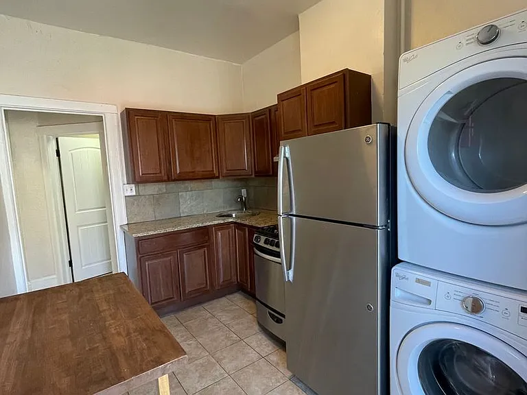126 S Broadway #A — Photo 1