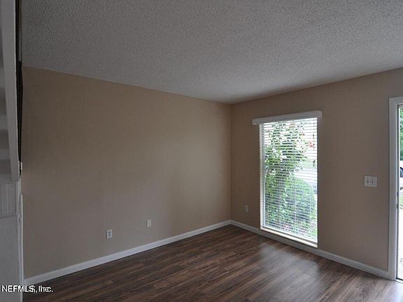 2nd image of 1818 Willowwood Dr