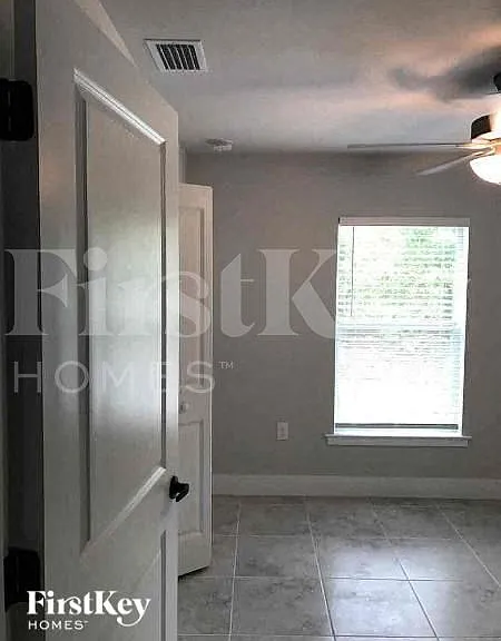 6114 Holt Ct — Photo 9