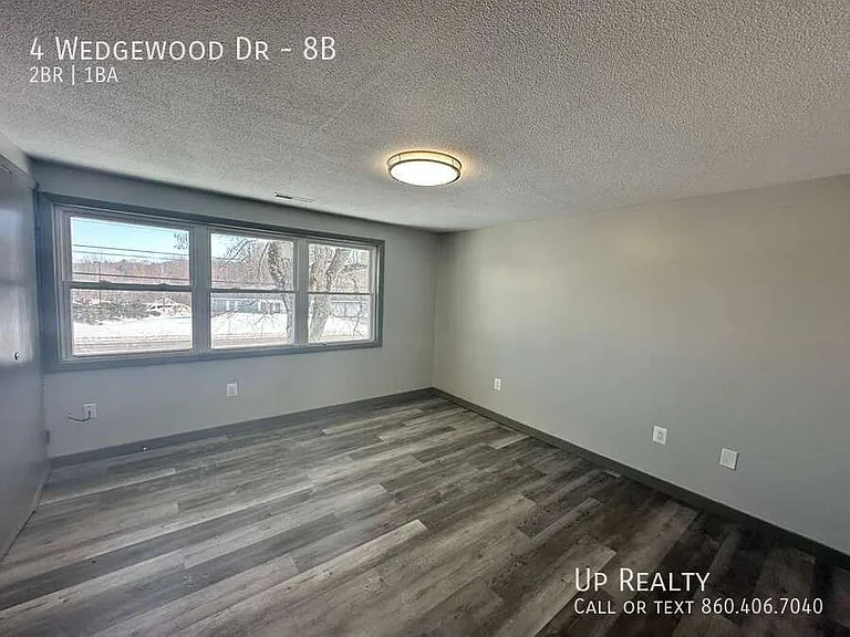 4 Wedgewood Dr #8B — Photo 8