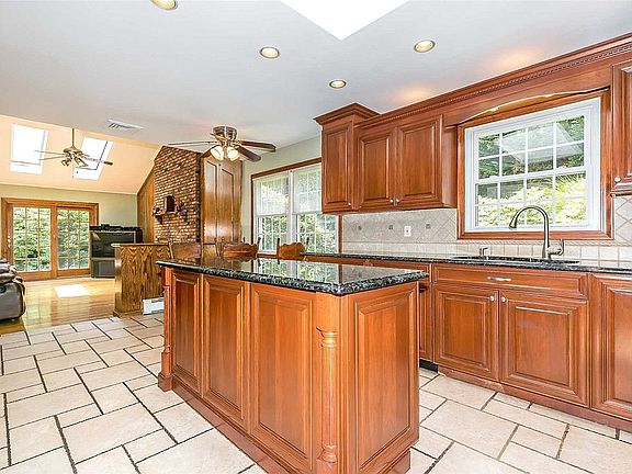 5th image of 6 Gateway Ct