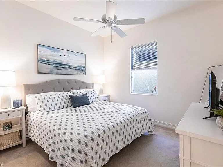 7863 Valencia Ct — Photo 32