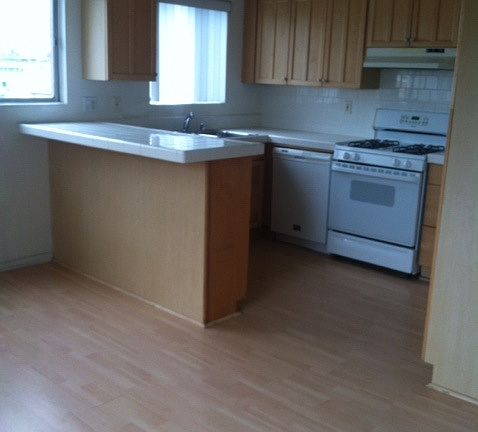 4th image of 39 20th Ave APT 15