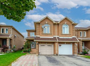 92 Denton Cir, Vaughan, ON L6A 2N4
