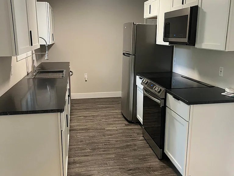 101 Dundee Dr — Photo 2