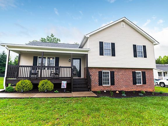 3rd image of 90 Brenna Ln