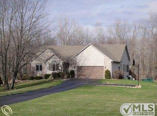 5225 Cranberry Ct, Howell, MI 48843