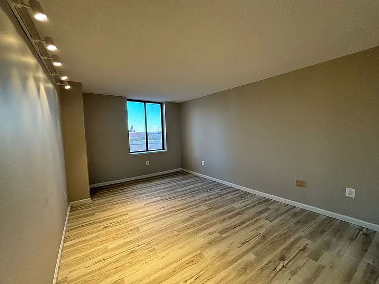 98 Wells St #401 — Photo 10