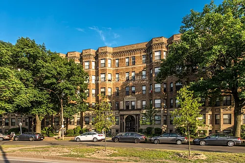 1144 Commonwealth Ave Photo 1