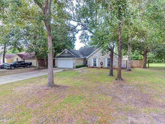 4th image of 7113 Oakhurst Dr