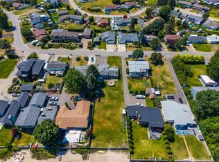 331 Lakeshore Dr, Chase, BC V0E 1M0