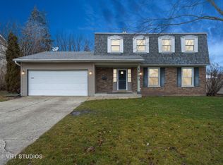 1503 Darwin Ln, Wheaton, IL 60189