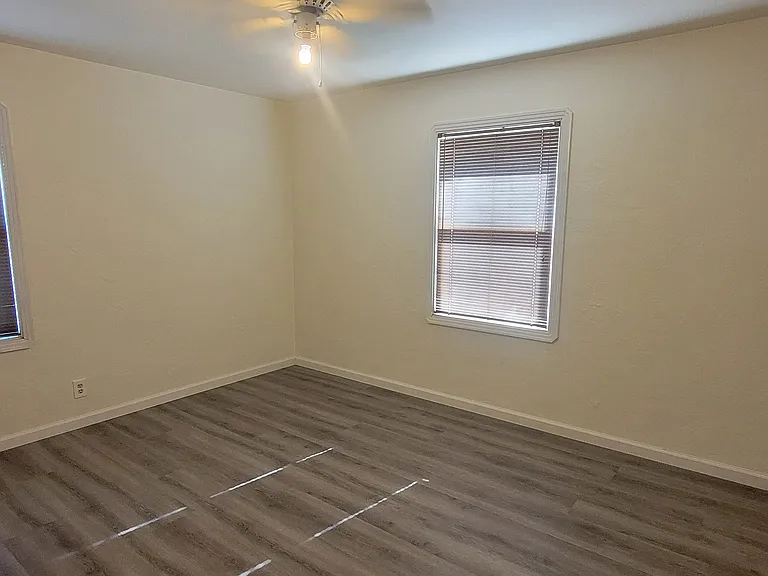 516 Acacia Ave — Photo 13