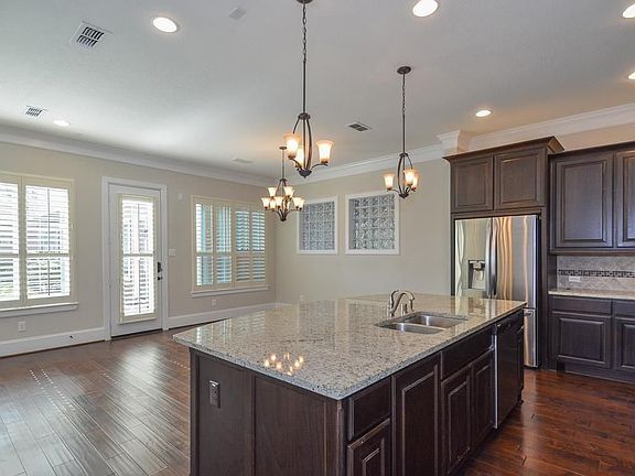 3rd image of 1110 Oakwood Pass Ct
