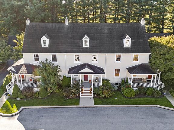 2nd image of 125 Carpenters Row