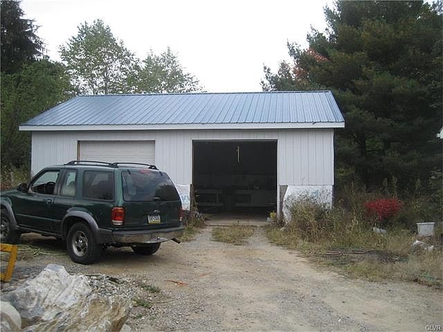 2nd image of 612 Locust St