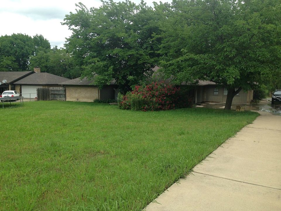 1st image of 1207 N Goliad St