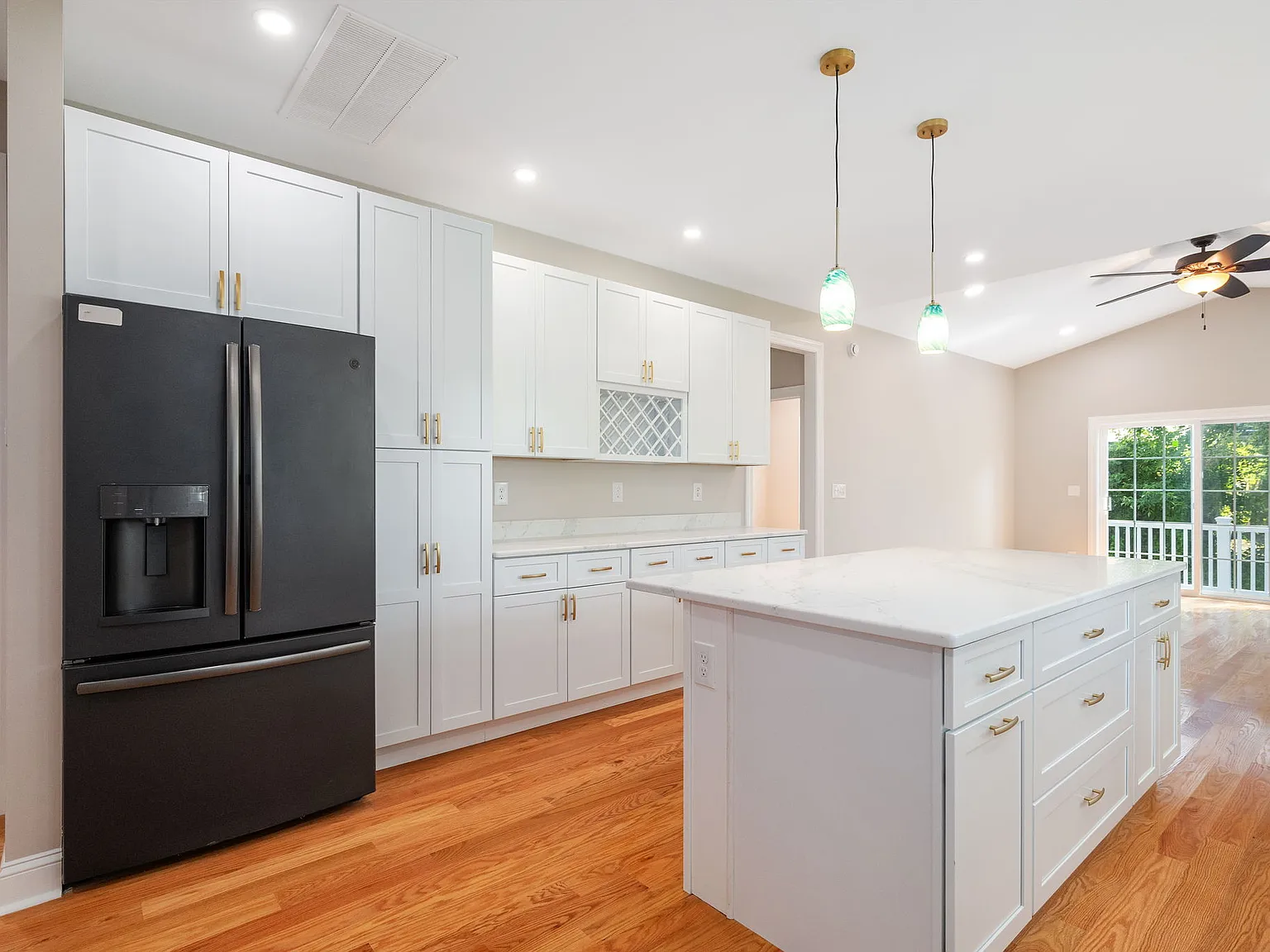 101 Tampa Ave — Photo 2