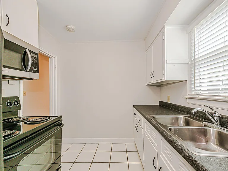 561 Wakefield Dr #A — Photo 6