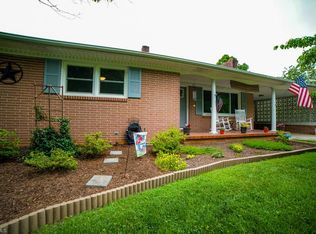 448 Oaklawn Rd, Winston Salem, NC 27107