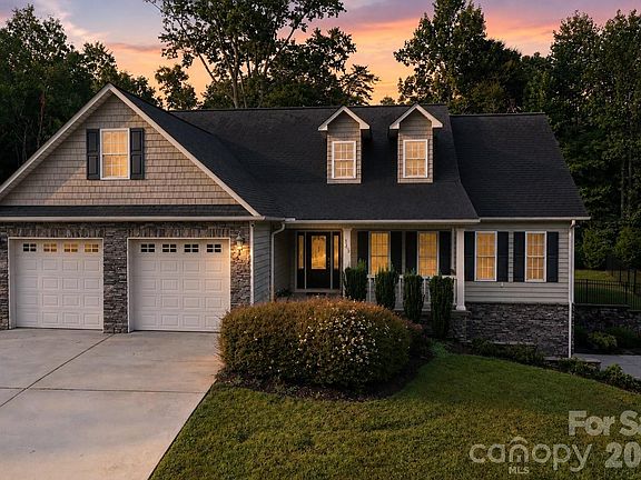 2nd image of 343 Wittenburg Springs Dr