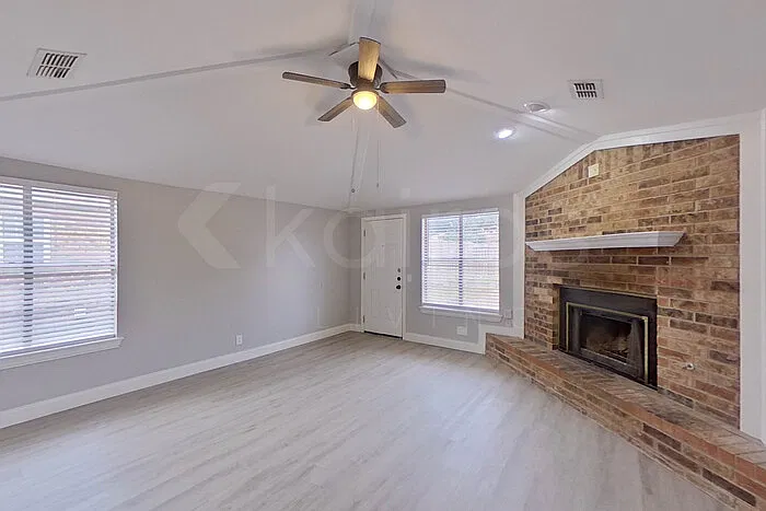 3 bed, 2.0 bath, 1337 sqft, $1,895 — Photo 4