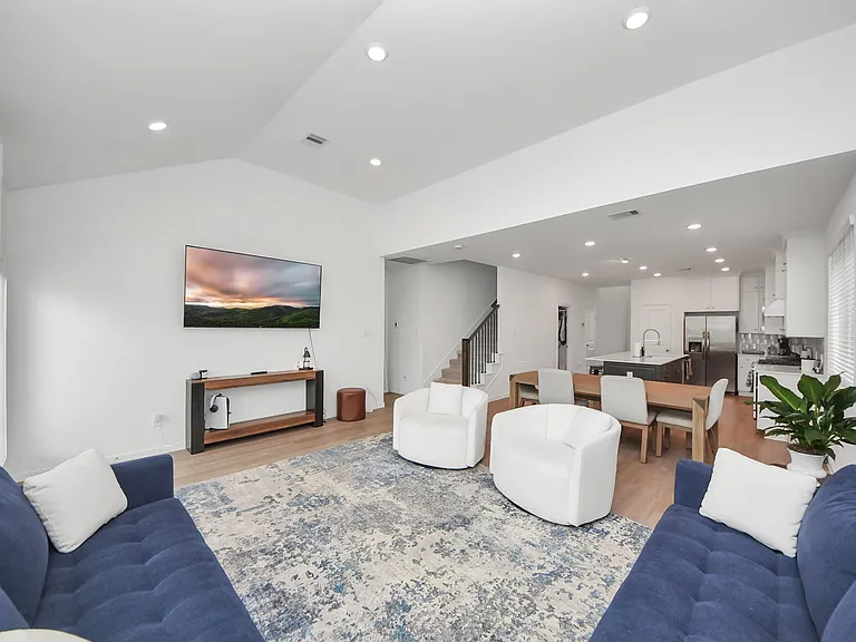 4946 Sky Bluff Dr — Photo 18