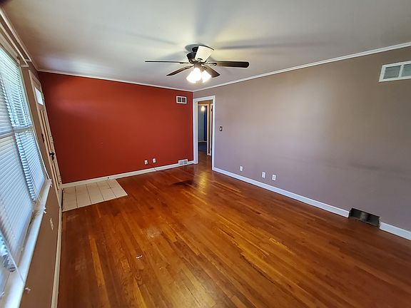 3rd image of 119 Lindegar St