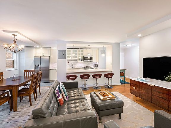 4th image of 175 Willoughby St APT 2H