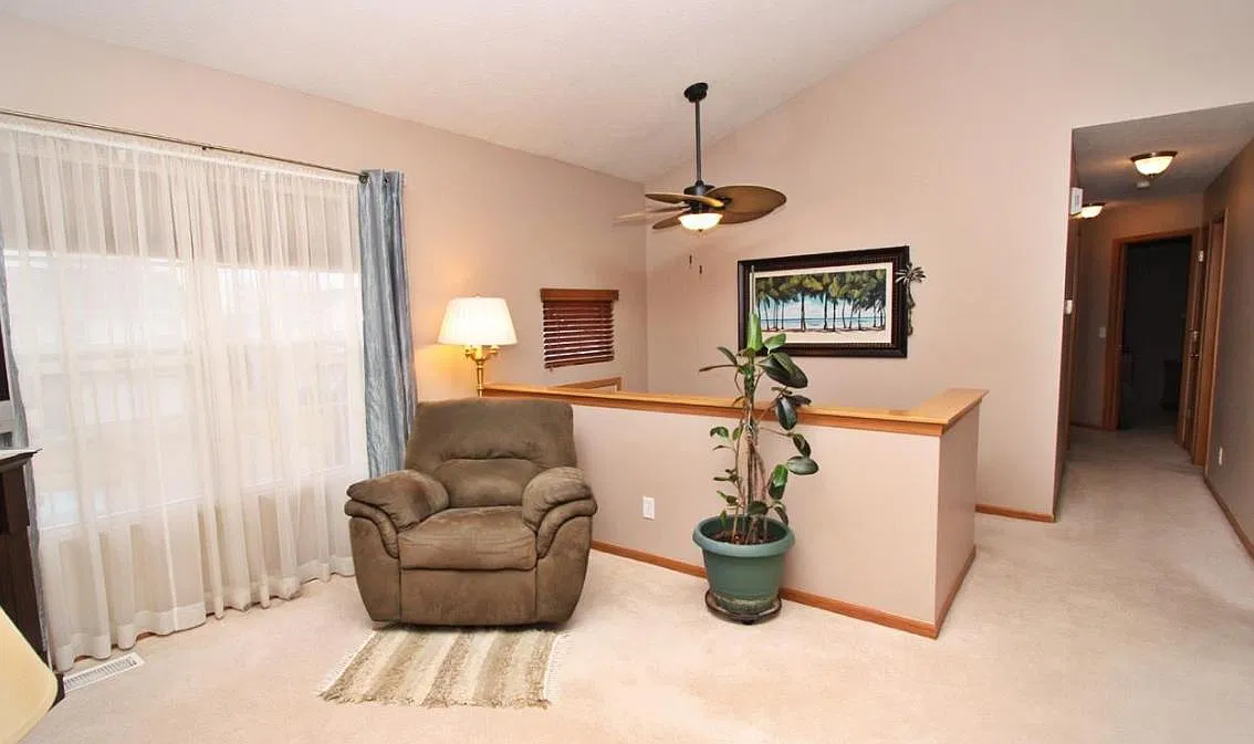 3 bed, 1348 sqft, $1,950 — Photo 3