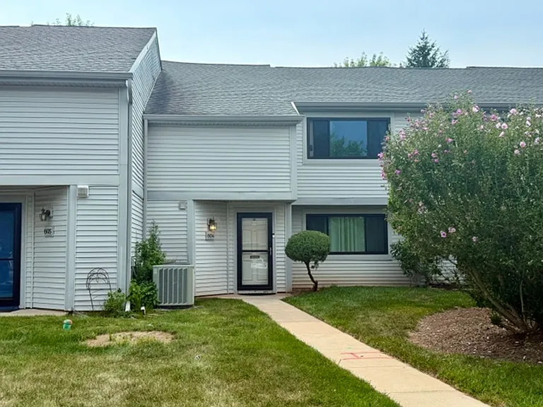 604 Monroe Dr #155 — Photo 1