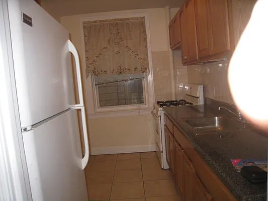 Rented by Alexiou Realty | media 4