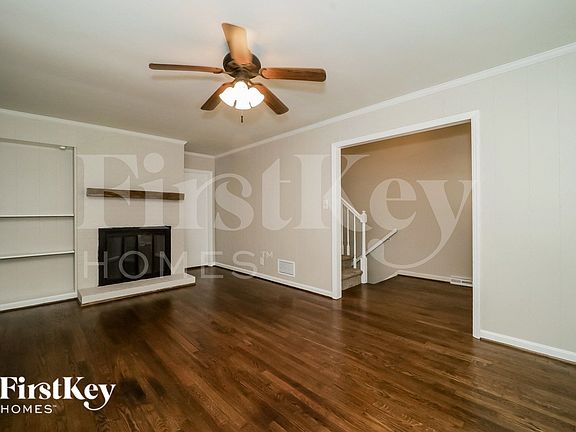 3rd image of 2706 Northampton Dr