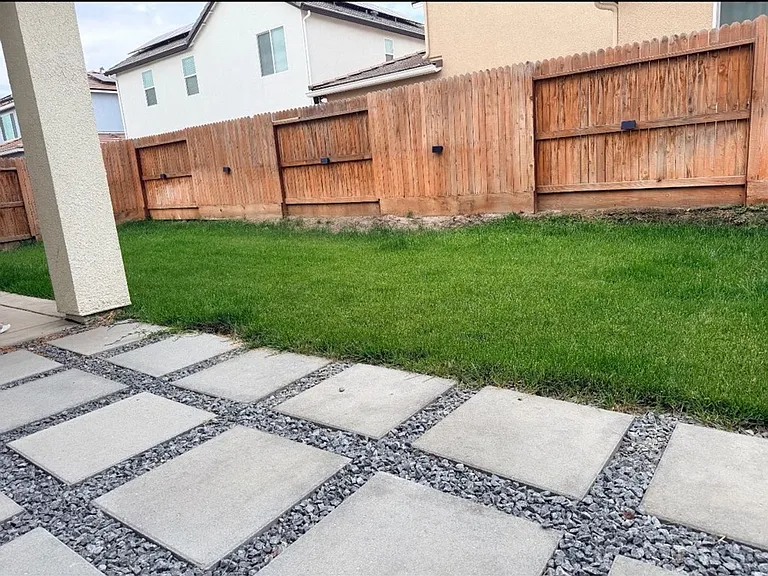 196 N Andrews St — Photo 16