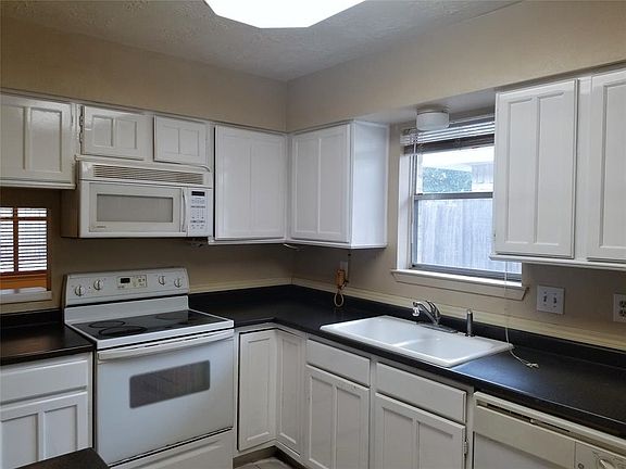 2nd image of 20322 Beigewood Ln