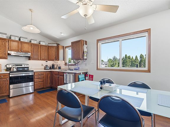 5th image of 7418 Mallard Ct NE