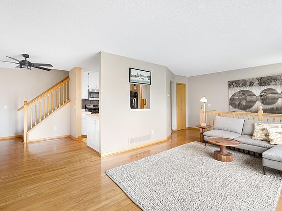3rd image of 5459 185th St W