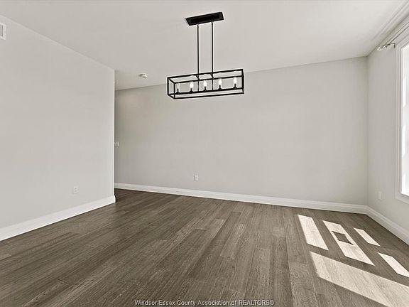 5th image of 22 Gregory Ave