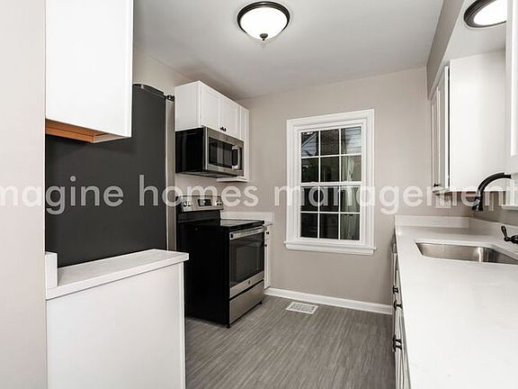 5th image of 1467 Collinsdale Ave