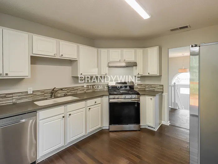 113 Eva Dr — Photo 5