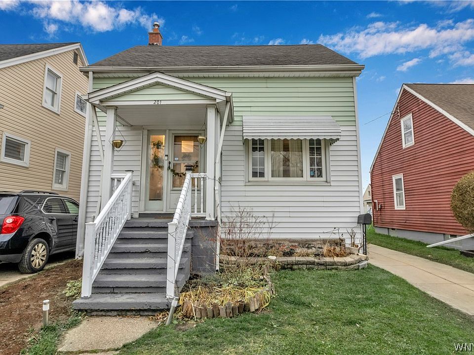 1st image of 201 Crocker St
