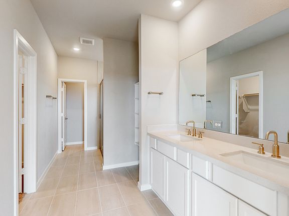 4th image of 21859 Fitzroy Manor Ln