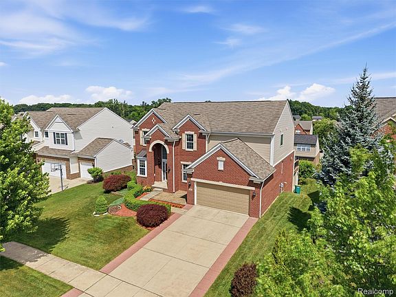 5th image of 4853 Catalina Dr