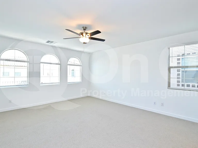 1078 E Sabino Dr — Photo 19