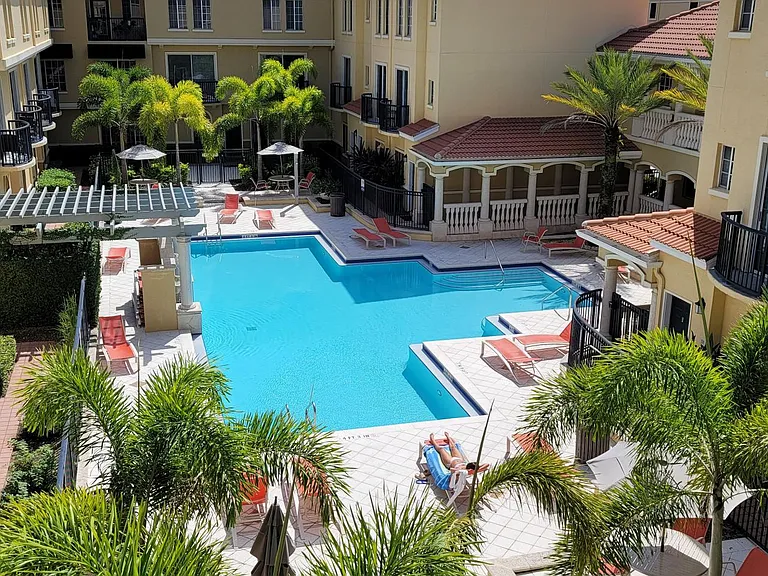 121 Grand Beach Pl — Photo 10