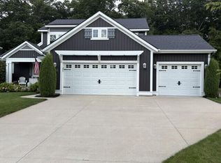 16964 Arbor Way Dr, Nunica, MI 49448
