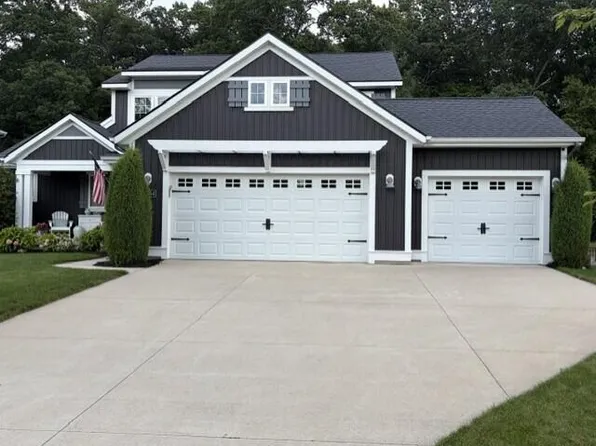 16964 Arbor Way Dr, Nunica, MI 49448