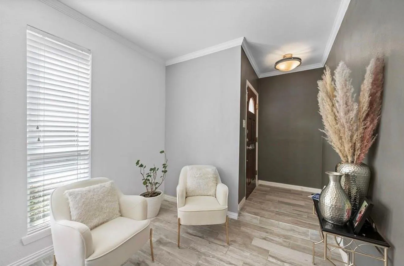 3 bed, 2.5 bath, 1794 sqft, $2,500 — Photo 4