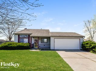 37 Meadow Ct W, Whiteland, IN 46184